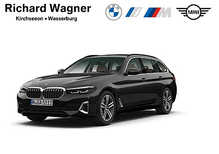 BMW 530 d xDrive Touring LuxuryLine Pano AHK Leder