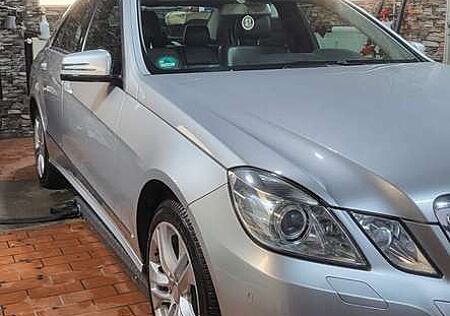 Mercedes-Benz E 350 BlueEFFICIENCY 7G-TRONIC Avantgarde