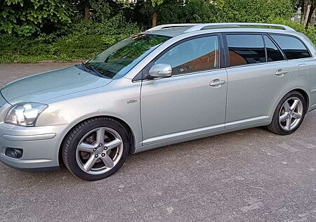 Toyota Avensis 2.2 D-CAT Combi Sol