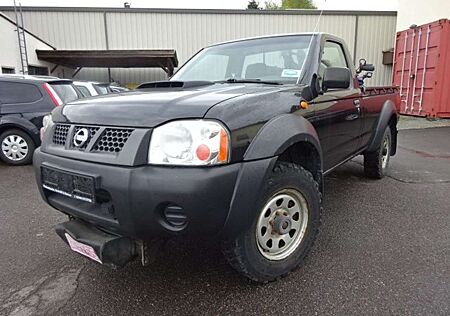 Nissan Pick Up NP300 4WD TD Single Cab *Schneepflug+Streuer*