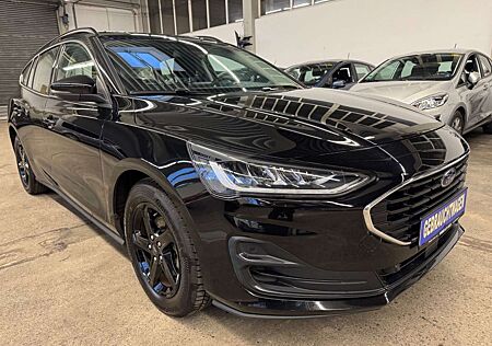 Ford Focus Turnier 1.5 TDCi-LED-AHK-Automatik-1 Hand
