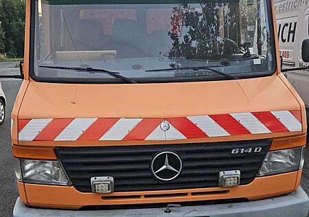 Mercedes-Benz Vario 614 D Doka Ladekran