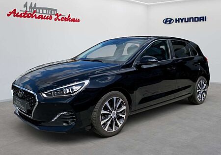 Hyundai i30 1.4 T-GDI Premium +PANO+ Navi P.+LED