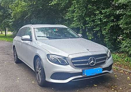 Mercedes-Benz E 220 d T 9G-TRONIC