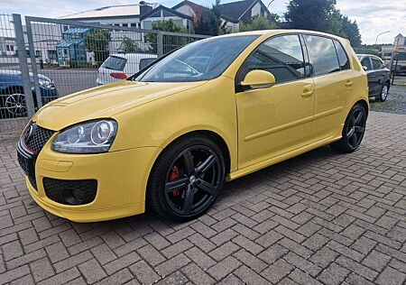 VW Golf Volkswagen V Lim. GTI Pirelli