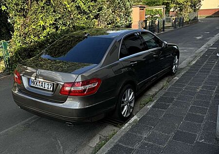 Mercedes-Benz E 350 CDI DPF BlueEFFICIENCY 7G-TRONIC