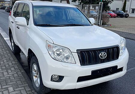 Toyota Land Cruiser 150 5türig nur 107.000km EURO 5