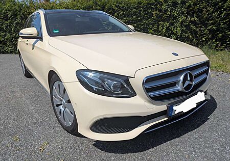 Mercedes-Benz E 220 d T 9G-TRONIC