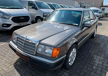 Mercedes-Benz 200 Benziner H Kenzeichen