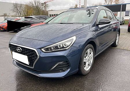 Hyundai i30 Passion*Kamera*Navi*Sitzheizung*AHK*Lenkradheizung