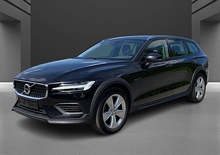 Volvo V60 CC V60 Cross Country Pro AWD 190 PS Automatik 8g