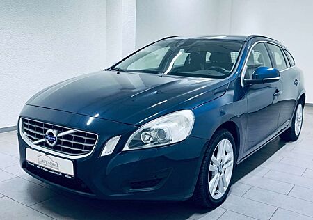 Volvo V60 Kombi Momentum*AUTOMATIK*ST-HEIZUNG*NAVI*