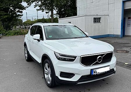 Volvo XC 40 XC40 XC40 * T3 Momentum * 156PS Benzin * Gepflegt