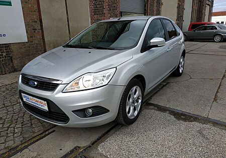 Ford Focus 1.6/TÜV NEU/ neue Reifen/AlLU/ Sitzheizung/ PDC