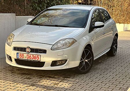 Fiat Bravo 1.4 16V T JET Emotion (88kW)+TÜV+SHZ