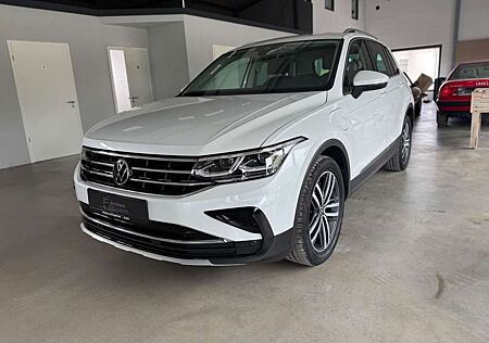 VW Tiguan Volkswagen Elegance 1.4 eHybrid LED/ACC/Kam/Navi