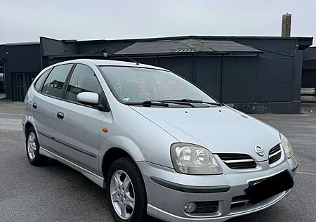 Nissan Almera Tino Topic acenta PLUS