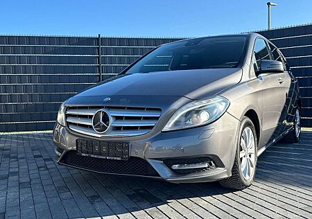 Mercedes-Benz B 220 4M*SPORTS-TOURER*7G*CAM*DIST*BI-XENON*AHK*