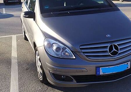 Mercedes-Benz B 170