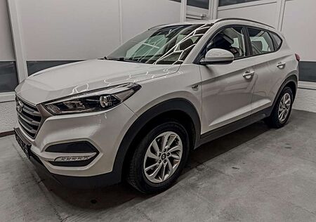 Hyundai Tucson GO+ 1.6 T-GDi 177PS AHK NAVI SHZ PDC 1.6 130kW/...