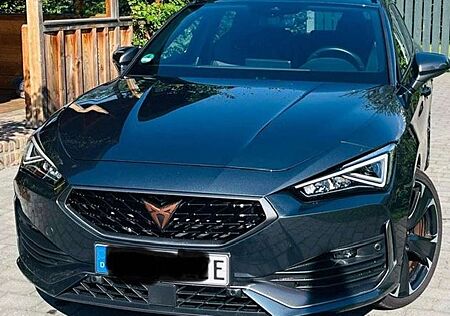 Cupra Leon Sportstourer 1.4 e-Hybrid (180 kW System) VZ