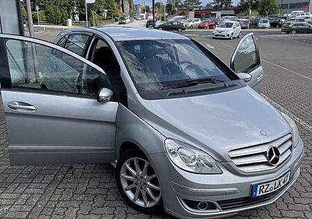 Mercedes-Benz B 170 top Zustand tüv bis 27-juli 2hand
