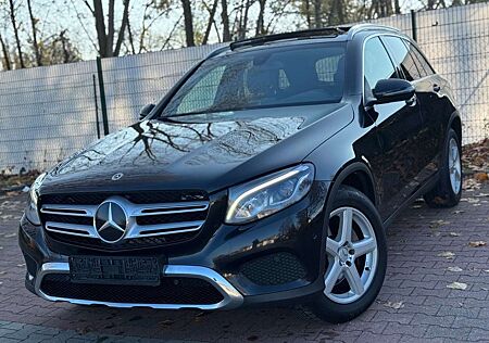 Mercedes-Benz GLC 250 d 4Matic /PANO/LED/AHK/ACC/RFK/AMG Lenkr
