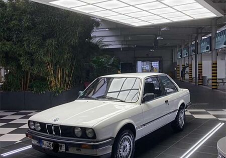 BMW 325e 325 E30