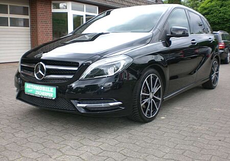 Mercedes-Benz B 180 Sport+Night-Paket+Pano nur 64700 km !
