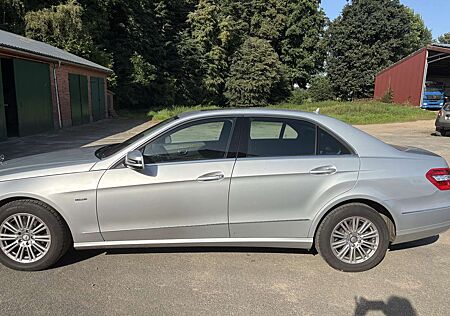 Mercedes-Benz E 250 CGI BlueEfficiency (212.047)