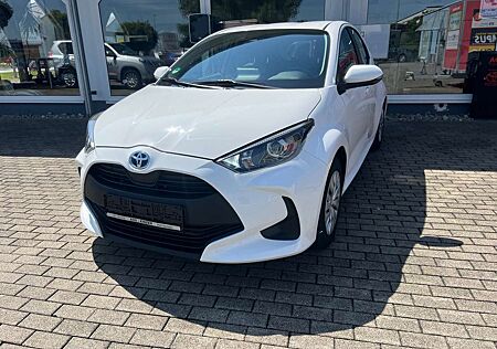 Toyota Yaris Hybrid Business Edition