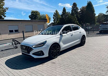 Hyundai i30 Fastback Edition 30+ Pano/1.Hand/Allwetter