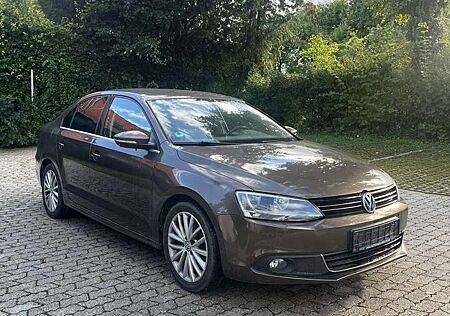 VW Jetta Volkswagen 1.4 TSI Highline