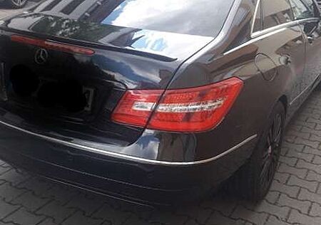Mercedes-Benz E 200 CGI Coupe BlueEFFICIENCY Automatik Elegance