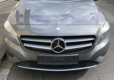 Mercedes-Benz A 180 gebraucht kaufen Mercedes-Benz A 180 (BlueEFFICIENCY) 7G-DCT Style