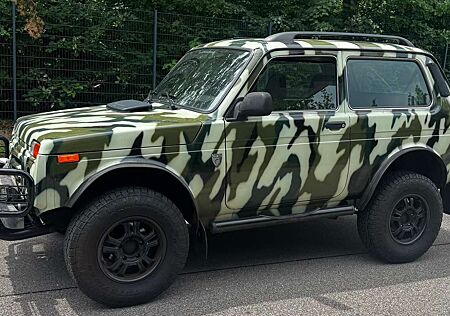 Lada Niva Niva BRONTO 4*4 TÜV NEU 2028
