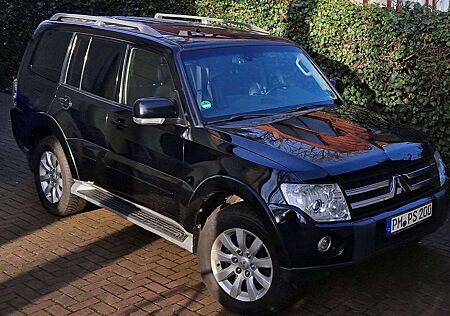 Mitsubishi Pajero Pajero 3.2 DI-D Automatik Instyle