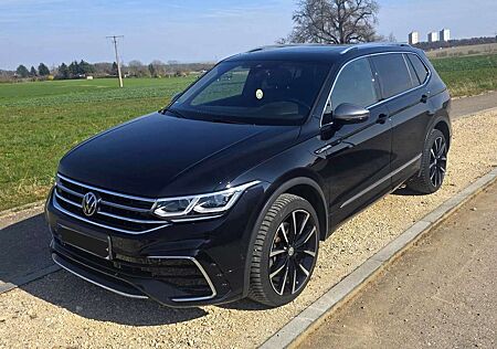 VW Tiguan Allspace Volkswagen R-Line 2.0 TDI 4Mot. *7SITZ *GARANTIE *NAV *PANO