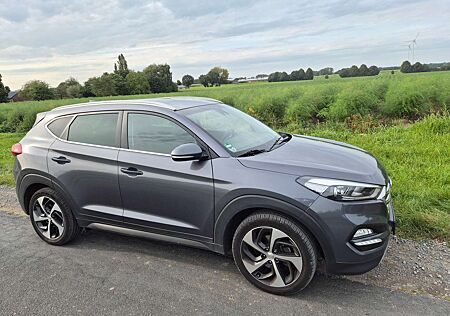 Hyundai Tucson blue 1.7 CRDi 2WD DCT Style