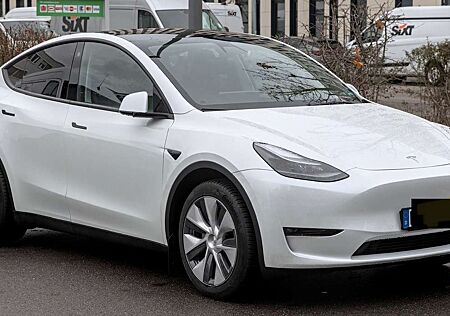 Tesla Model Y RWD