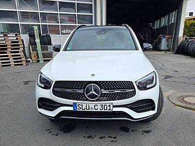 Mercedes-Benz GLC 300 GLC 300 e 4Matic 9G-TRONIC AMG Line Plus