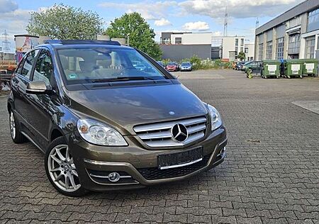 Mercedes-Benz B 180 B -Klasse Sport Edition