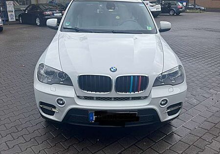 BMW X5 xDrive30d Head -up soft close Panaromadach navi