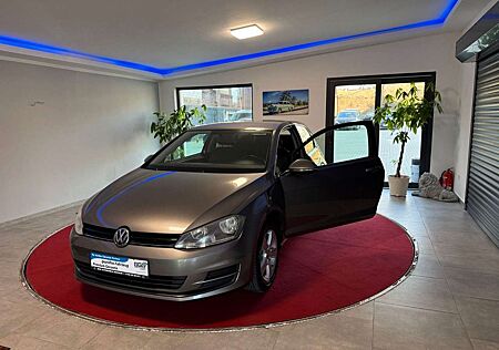 VW Golf Volkswagen VII Lim. Comfortline BMT/PDC/1.Hand