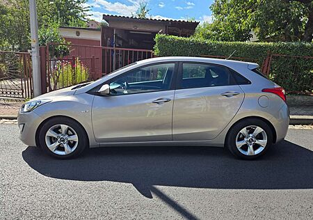Hyundai i30 blue 1.6 GDI DCTStyle
