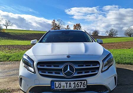 Mercedes-Benz GLA 180 7G-DCT Peak Edition