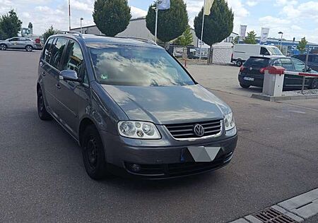 VW Touran Volkswagen 2.0 FSI Highline