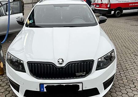 Skoda Octavia Combi 2.0 TDI DSG RS 1.Hand