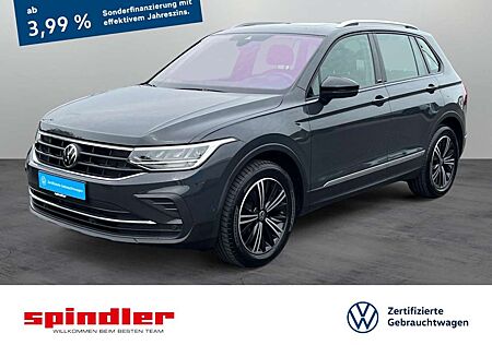 VW Tiguan Volkswagen Active 2.0 TDI DSG / Navi, Pano, AHK, LED