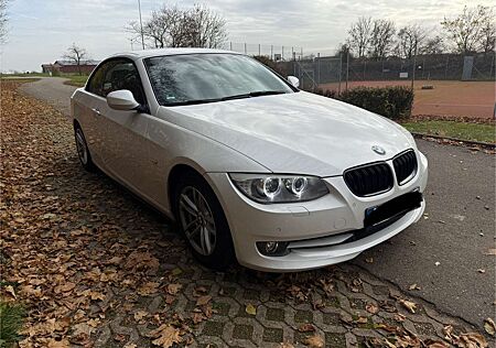 BMW 318i 318 Cabrio/e93/SCHECKHEFT/VOLLEDER/TOP GEPFLEGT